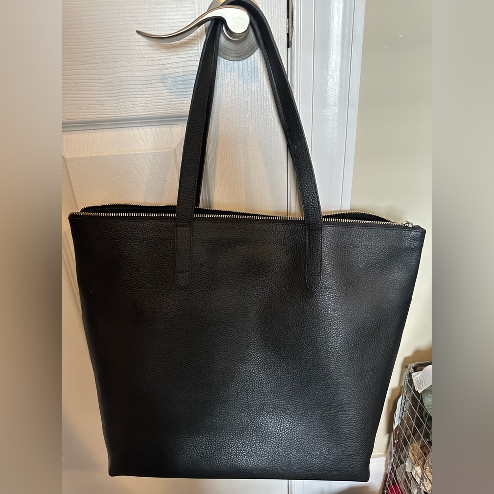 Cuyana Zipper Tote and Organization Insert - EUC